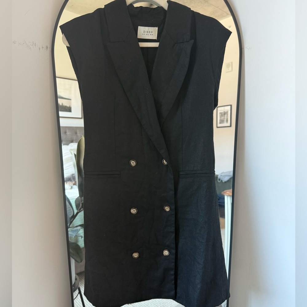 DISSH Black Sleeveless Blazer Dress